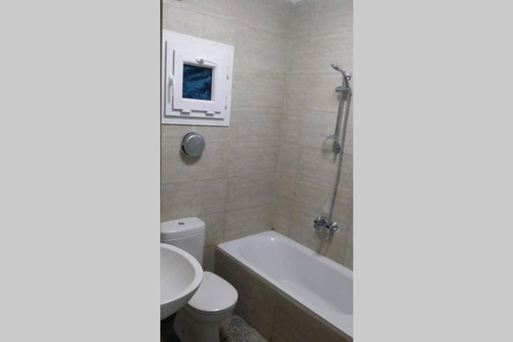 Sunny Modern Apartment With Good Internet, Near From City Center Of 亚历山大港 外观 照片
